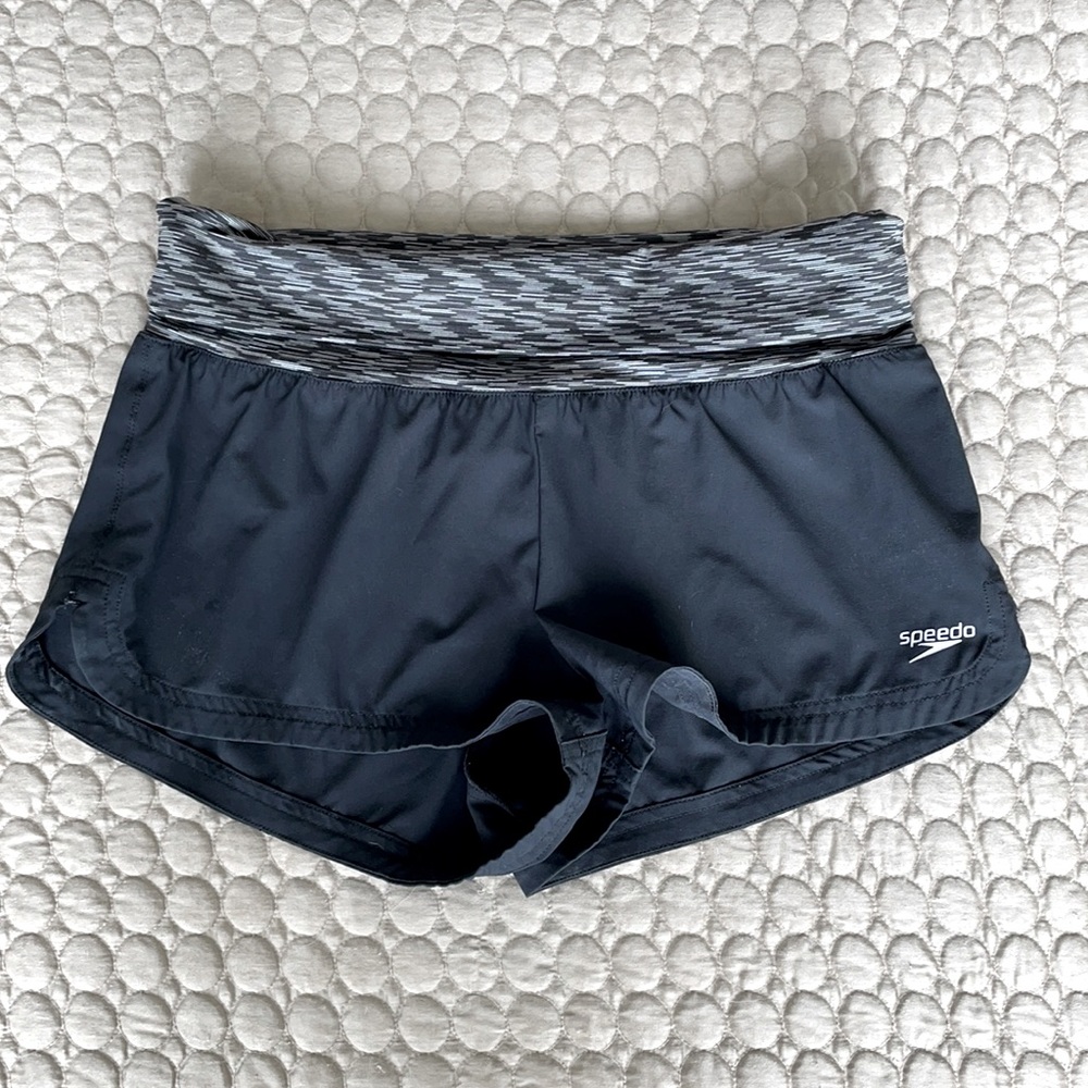 Bleck running shorts